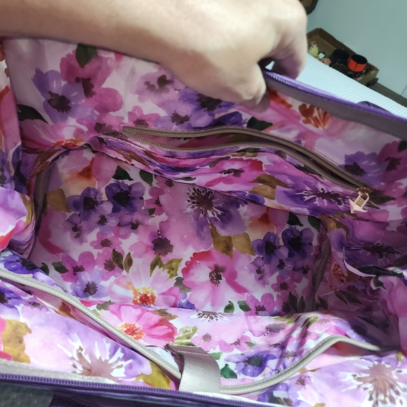 TRIFORCE EUC XL 18" CARRY ON QUILTED FRAMED OPENING WEEKENDER BAG - Picture 6 of 13